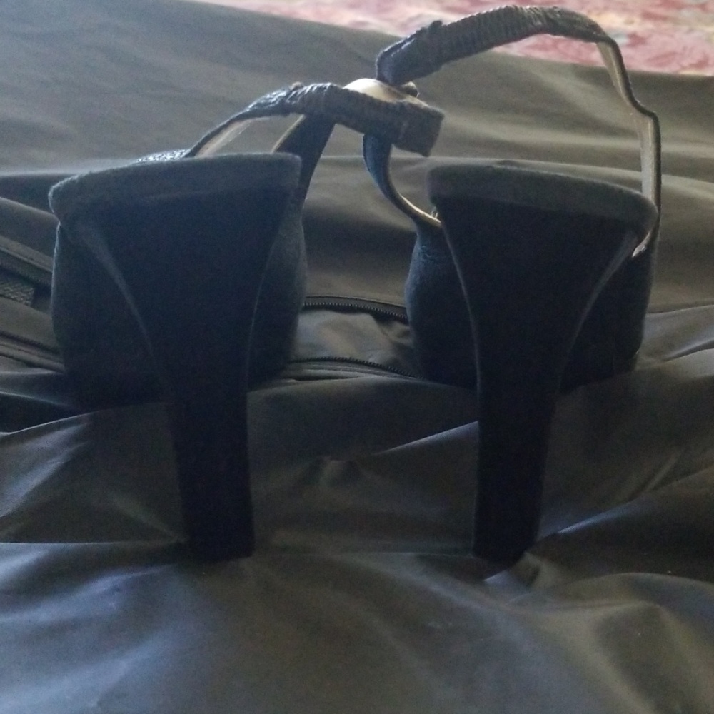 Shoes - Picture 3 of 4